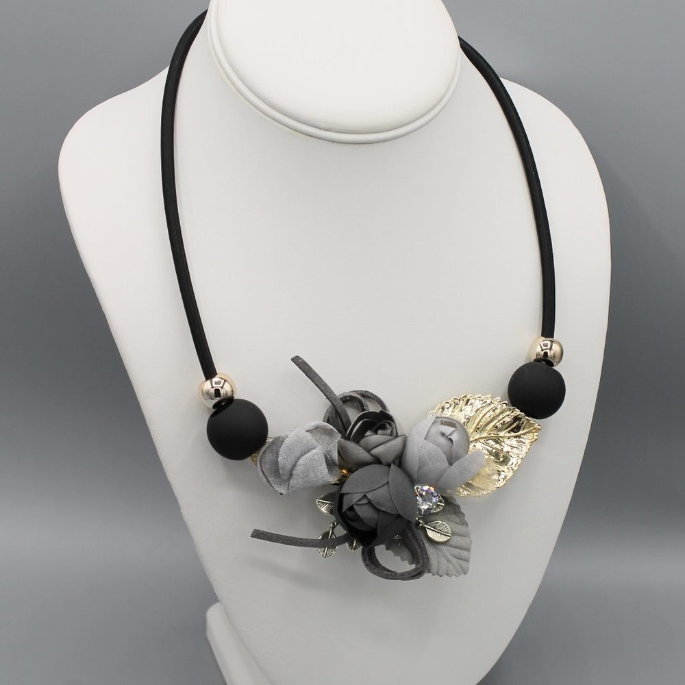 Jewelry necklace statement flower flowers gold black fashion stylish new